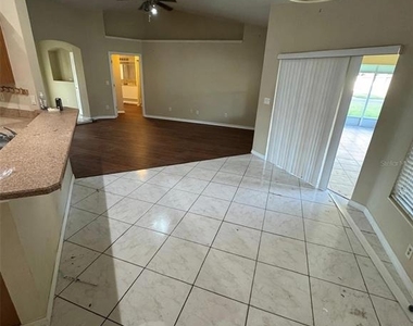 4650 Ne 16th Place - Photo Thumbnail 7