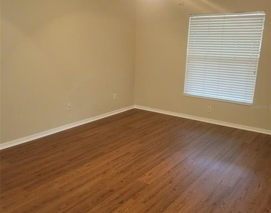 4650 Ne 16th Place - Photo Thumbnail 13
