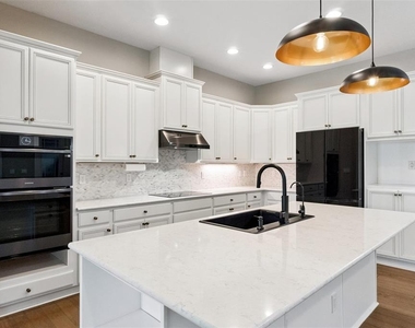 13273 Granger Avenue - Photo Thumbnail 8