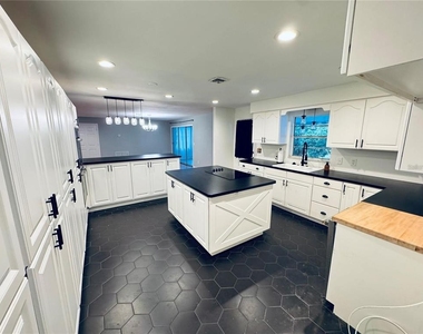 2022 Edgewood Road - Photo Thumbnail 7