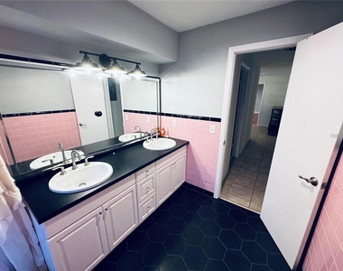 2022 Edgewood Road - Photo Thumbnail 18