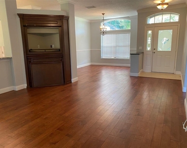 460 Pickfair Terrace - Photo Thumbnail 6