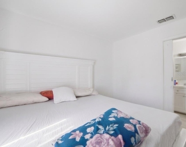 2 E Las Palmas Way - Photo Thumbnail 6