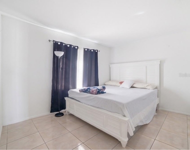 2 E Las Palmas Way - Photo Thumbnail 5