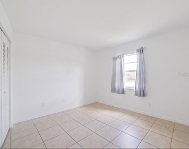 2 E Las Palmas Way - Photo Thumbnail 7