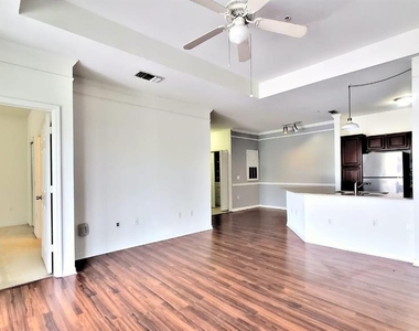 6413 Astor Village Avenue - Photo Thumbnail 6