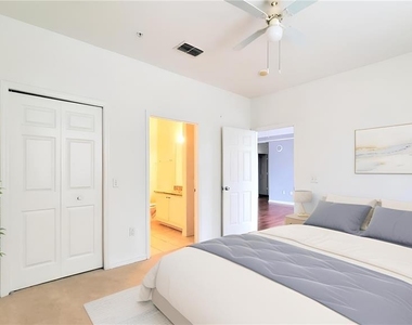 6413 Astor Village Avenue - Photo Thumbnail 4