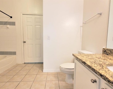 6413 Astor Village Avenue - Photo Thumbnail 11