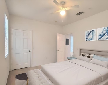 6413 Astor Village Avenue - Photo Thumbnail 3
