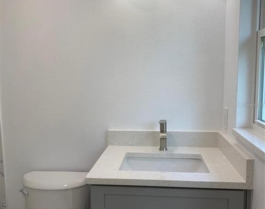 183 E Grand Bend Avenue - Photo Thumbnail 7