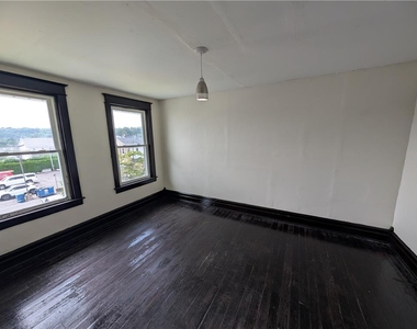 2132 Lincoln Avenue - Photo Thumbnail 15