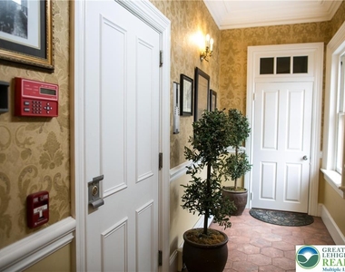 101 Northampton Street - Photo Thumbnail 4