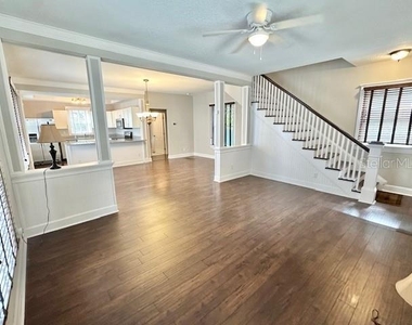 305 W 9th Street - Photo Thumbnail 8