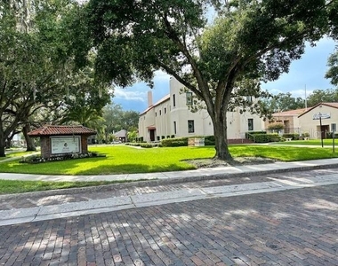 305 W 9th Street - Photo Thumbnail 38