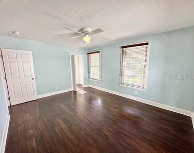 305 W 9th Street - Photo Thumbnail 24