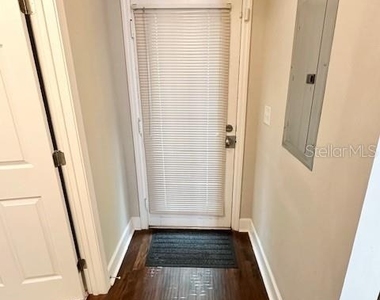 305 W 9th Street - Photo Thumbnail 19
