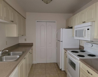 2550 N Alafaya Trail - Photo Thumbnail 3
