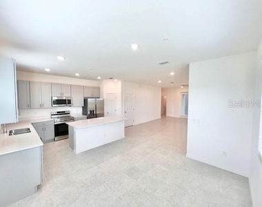 1638 Acclaim Road - Photo Thumbnail 1