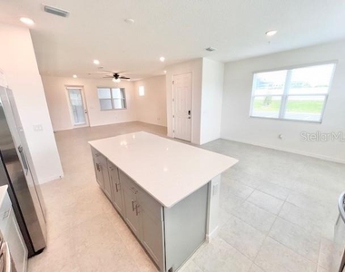 1638 Acclaim Road - Photo Thumbnail 3