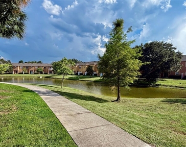 1720 Retreat View Circle - Photo Thumbnail 30