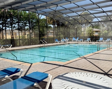 1720 Retreat View Circle - Photo Thumbnail 28