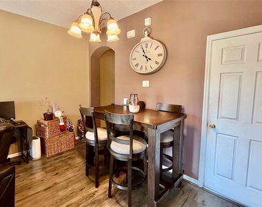 1720 Retreat View Circle - Photo Thumbnail 6