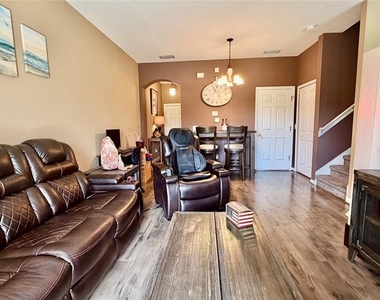 1720 Retreat View Circle - Photo Thumbnail 3