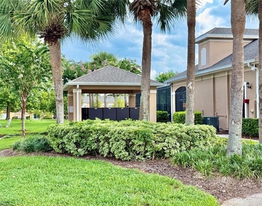 1720 Retreat View Circle - Photo Thumbnail 31