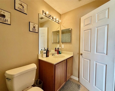 1720 Retreat View Circle - Photo Thumbnail 20