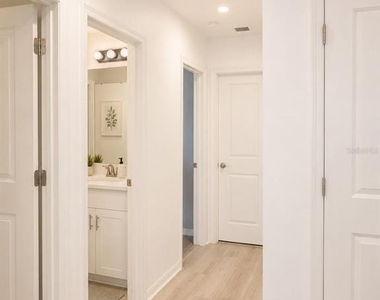 5225 Tuscany Lane - Photo Thumbnail 7