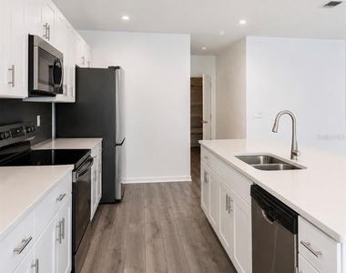 5225 Tuscany Lane - Photo Thumbnail 5