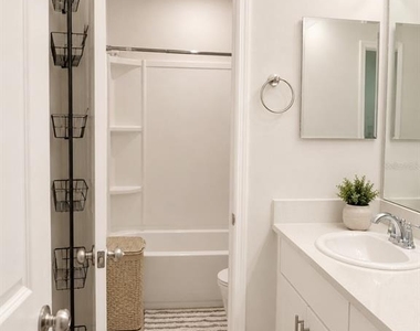 5225 Tuscany Lane - Photo Thumbnail 12