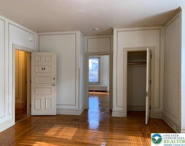 44 N 15th Street - Photo Thumbnail 3