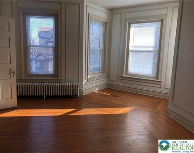 44 N 15th Street - Photo Thumbnail 4