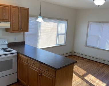 44 N 15th Street - Photo Thumbnail 2