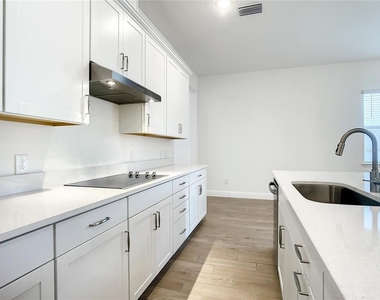 652 Kimber Lane - Photo Thumbnail 3