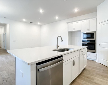 652 Kimber Lane - Photo Thumbnail 5