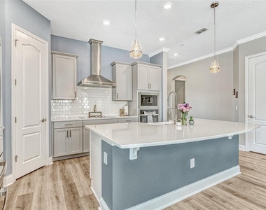 13347 Gabor Avenue - Photo Thumbnail 8