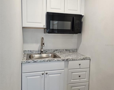 1216 Dickens Avenue - Photo Thumbnail 6