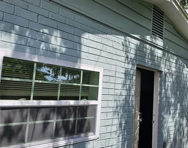 1216 Dickens Avenue - Photo Thumbnail 2