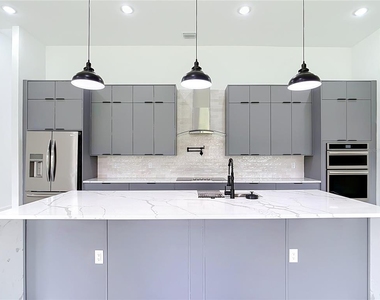 275 Lecturn Street - Photo Thumbnail 22