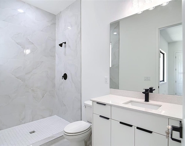 275 Lecturn Street - Photo Thumbnail 30