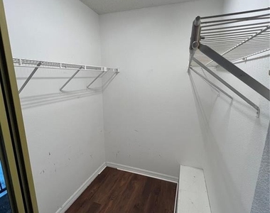 2949 Poplar Avenue - Photo Thumbnail 16