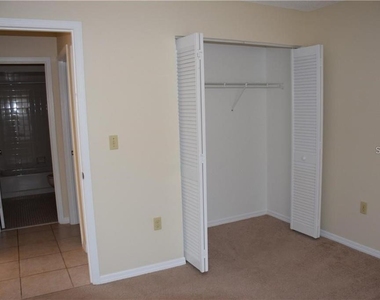 470 Hunter Circle - Photo Thumbnail 6
