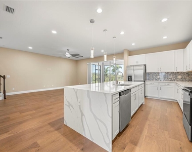 2049 Heart Lake Drive - Photo Thumbnail 6