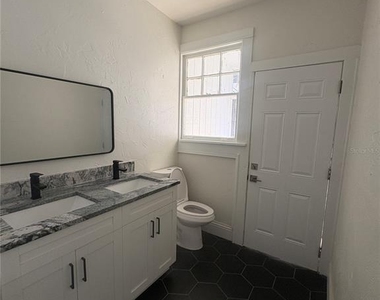 729 E Palmetto Street - Photo Thumbnail 15