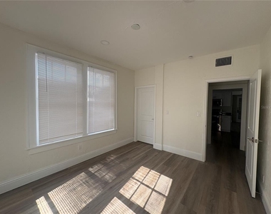 729 E Palmetto Street - Photo Thumbnail 11