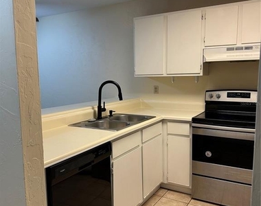 83 Se 16th Avenue - Photo Thumbnail 3