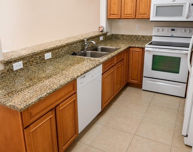 518 Nw 39 Road - Photo Thumbnail 2