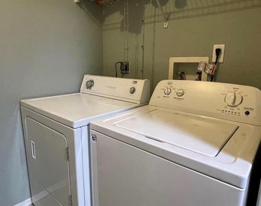 3705 Sw 27th Street - Photo Thumbnail 3